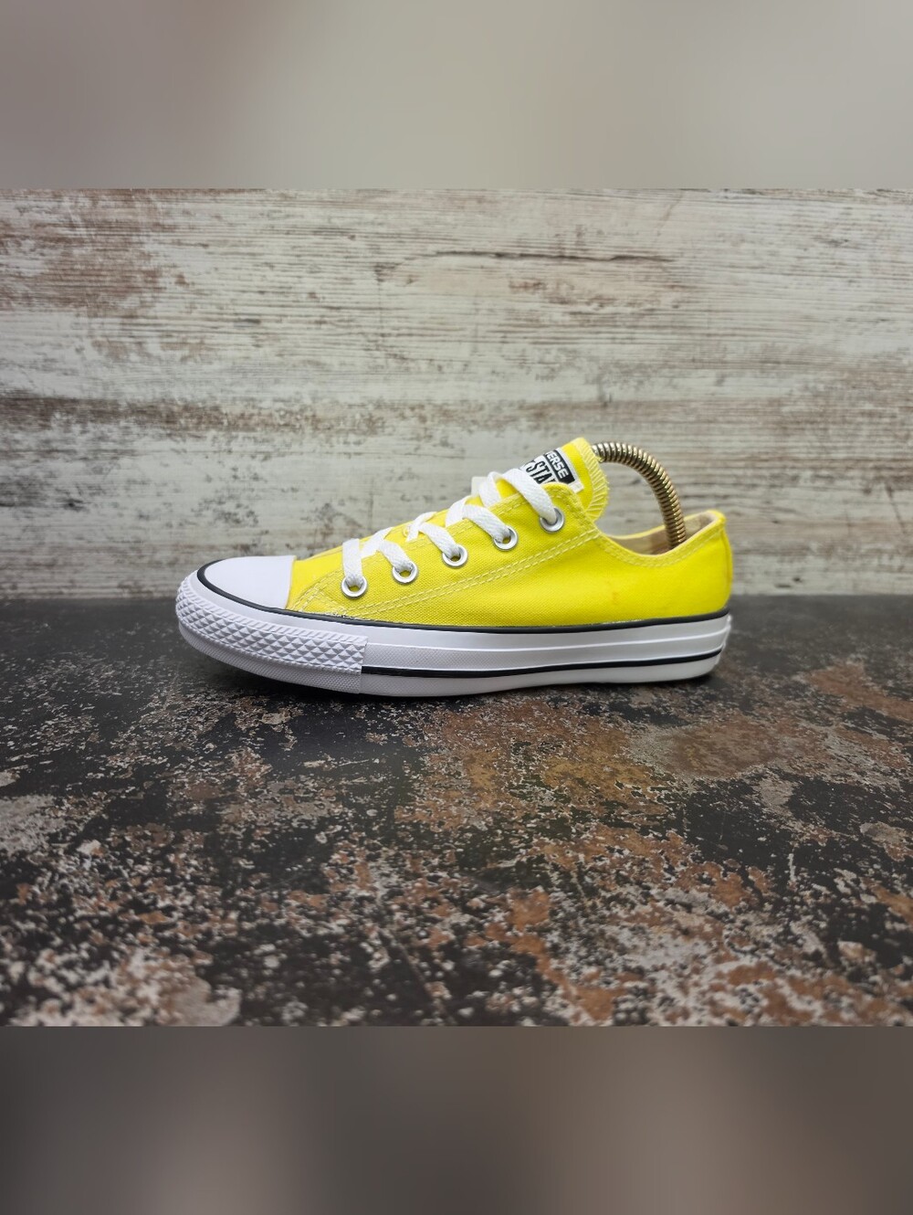 Womens Converse Chuck Taylor All Star Low Top Shoes Sz 6 Fresh Yellow 155735F VG